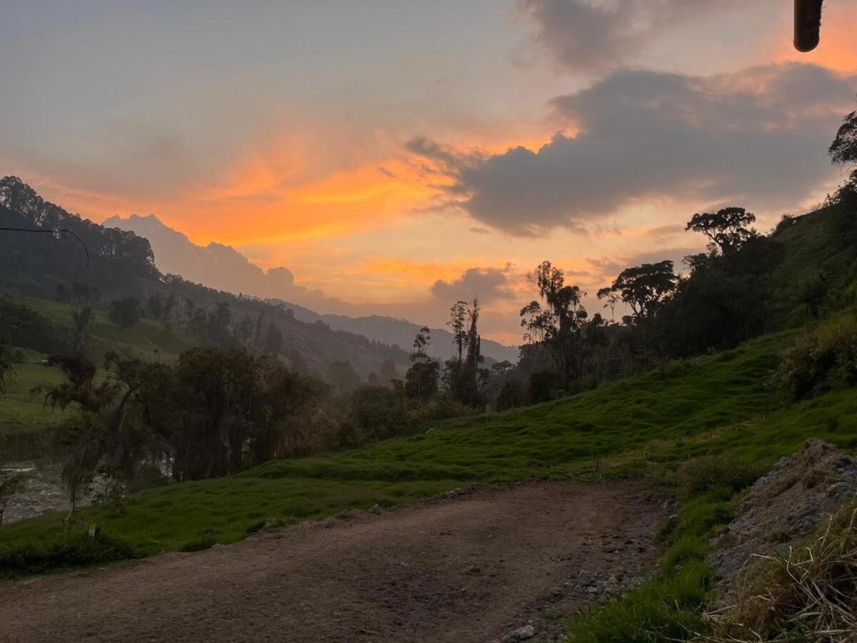 Alojamiento Con Vista Al Rio Y Paisajes Hermosos Vila Manizales Exterior foto