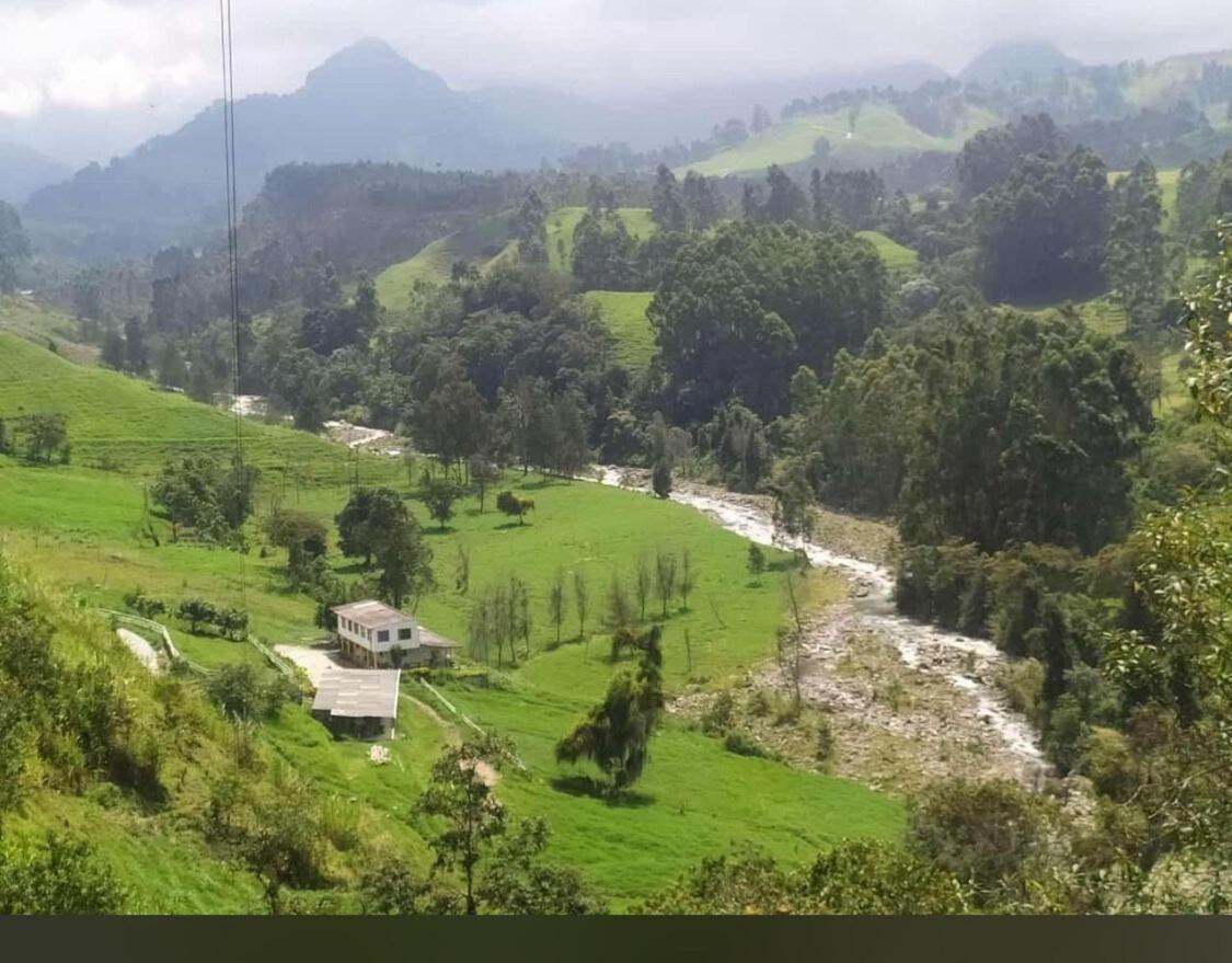 Alojamiento Con Vista Al Rio Y Paisajes Hermosos Vila Manizales Exterior foto